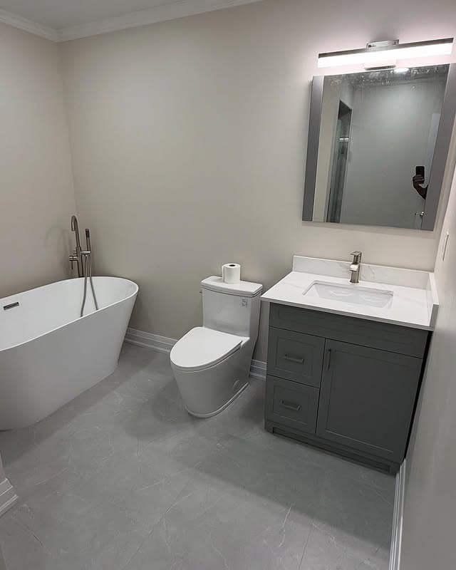 Ensuite bathroom finishes in Toronto